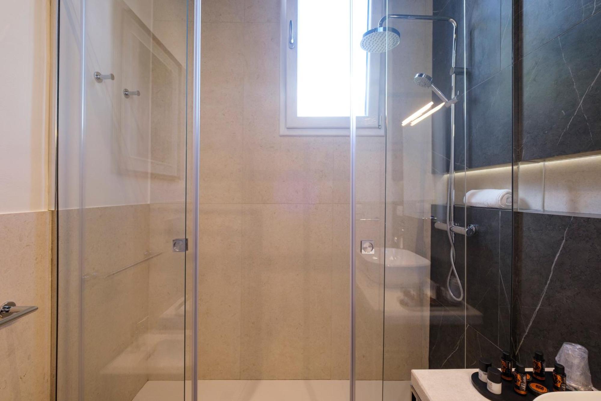 Kemani Villa Sara Olbia Room photo